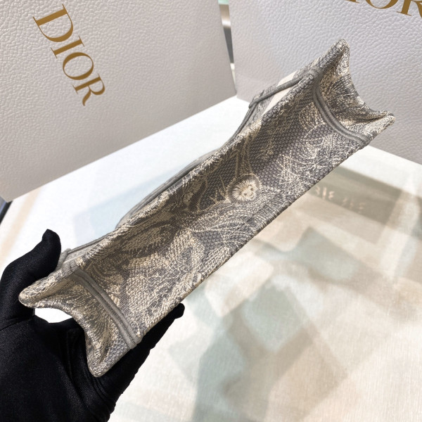 D*or book tote mini