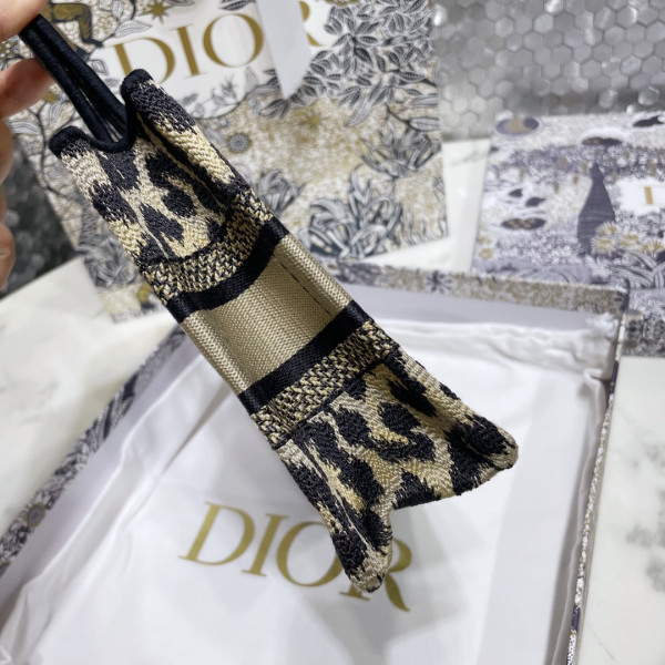 D*or book tote mini
