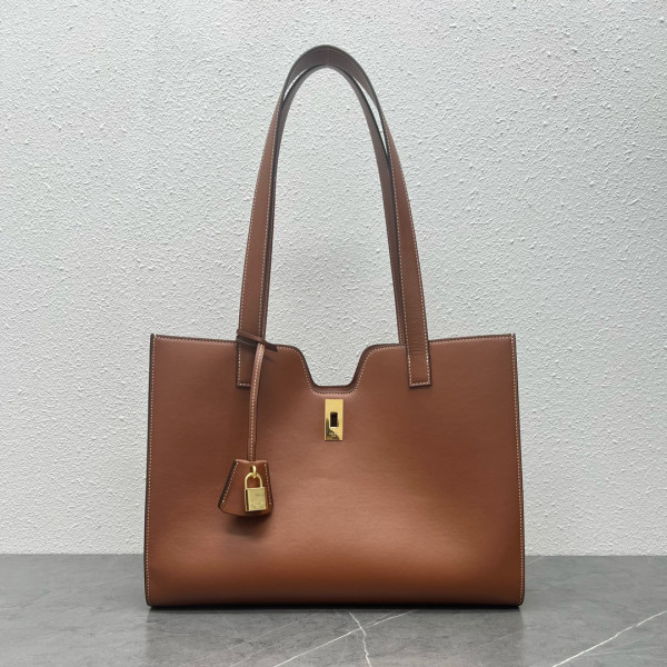 Ce**e cabas 16 in smooth calfskin