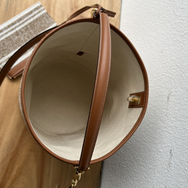 Ce**e bucket 16