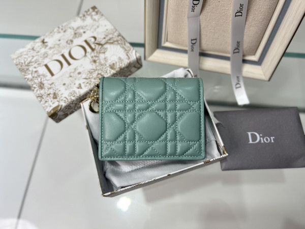 D*or wallet