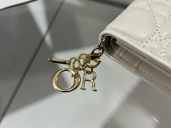 D*or wallet
