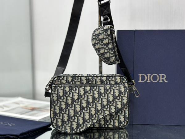 D*or saddle triple pouch