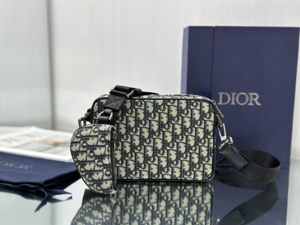 D*or saddle triple pouch