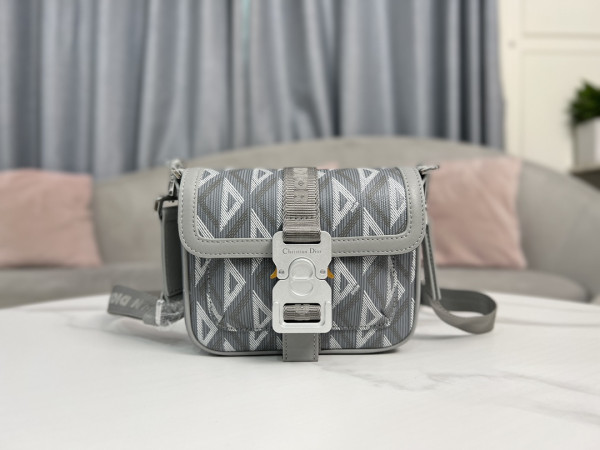 D*or mini hit the road bag with strap