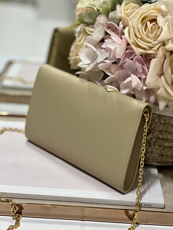 D*or bobby east-west pouch with chain