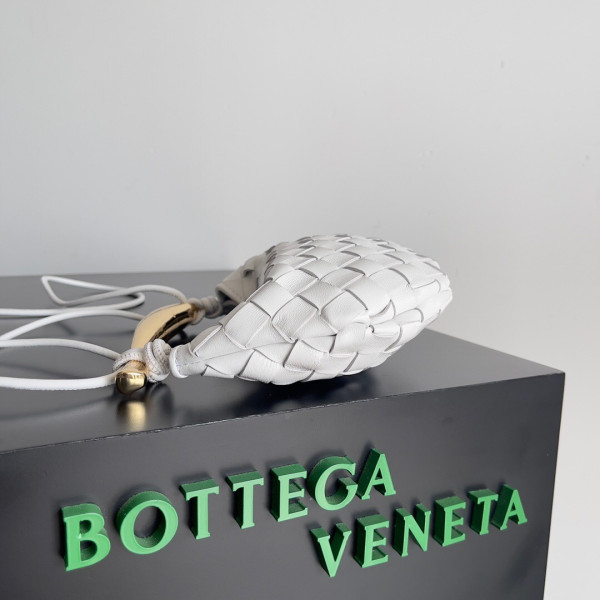 Bo*te*ga ve*ne*ta mini sardine top handle bag