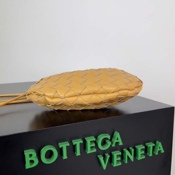 Bo*te*ga ve*ne*ta mini sardine top handle bag