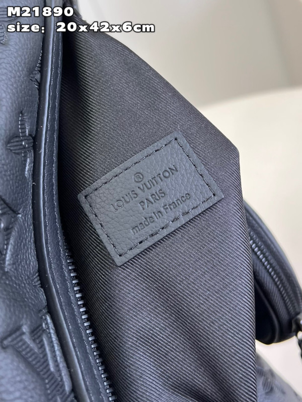 l**is V*t*n duo slingbag
