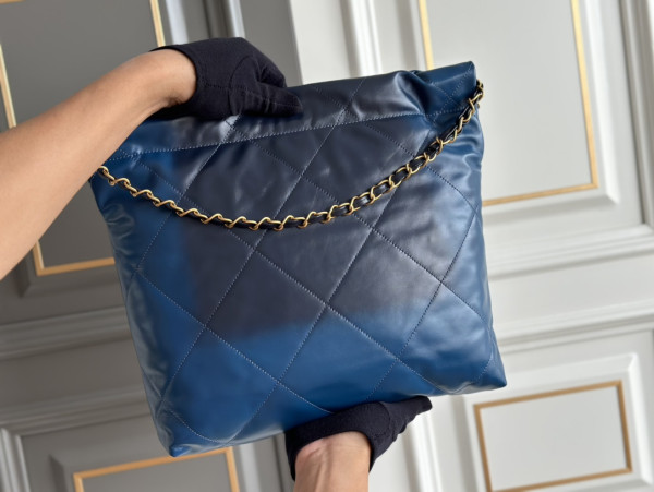 CL 22 SMALL HANDBAG