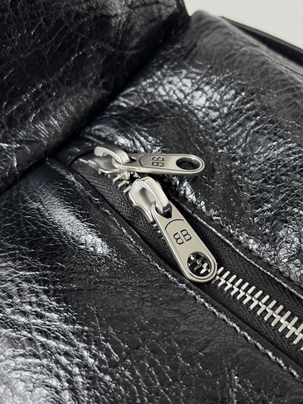 ba*len*cia*ga S*perbusy xs sling bag