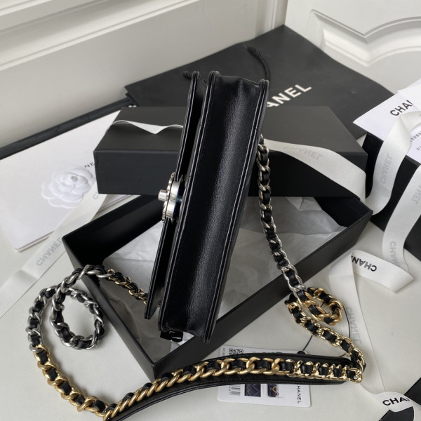 CL 19 WALLET ON CHAIN