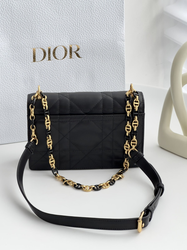 D*or miss caro mini bag