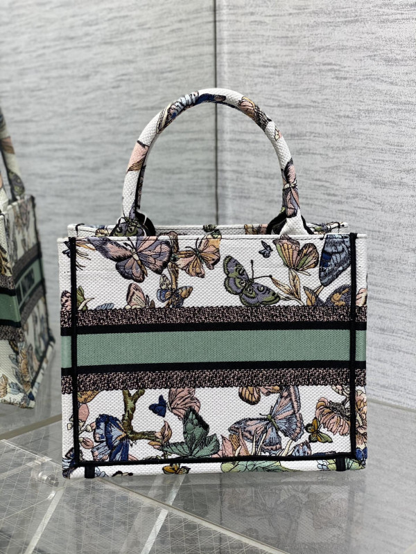small D*or book tote