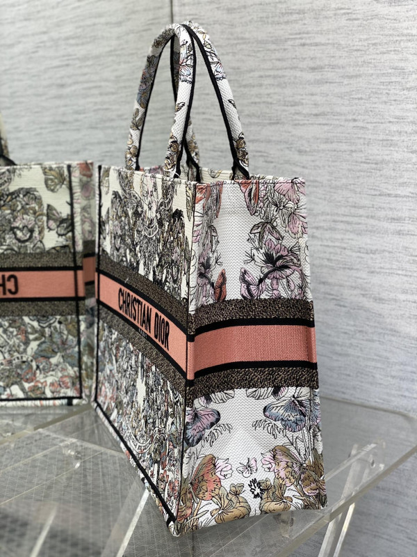 large D*or book tote