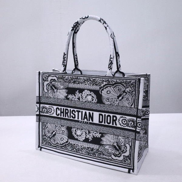 medium D*or book tote