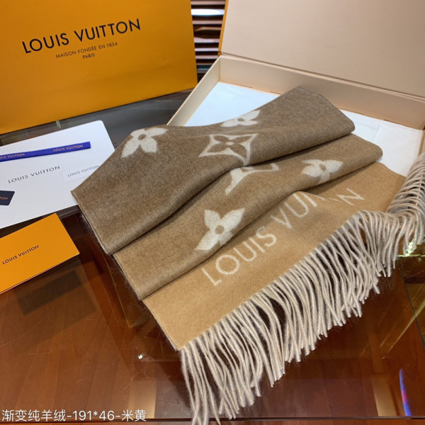l**is V*t*n reykjavik gradient scarf