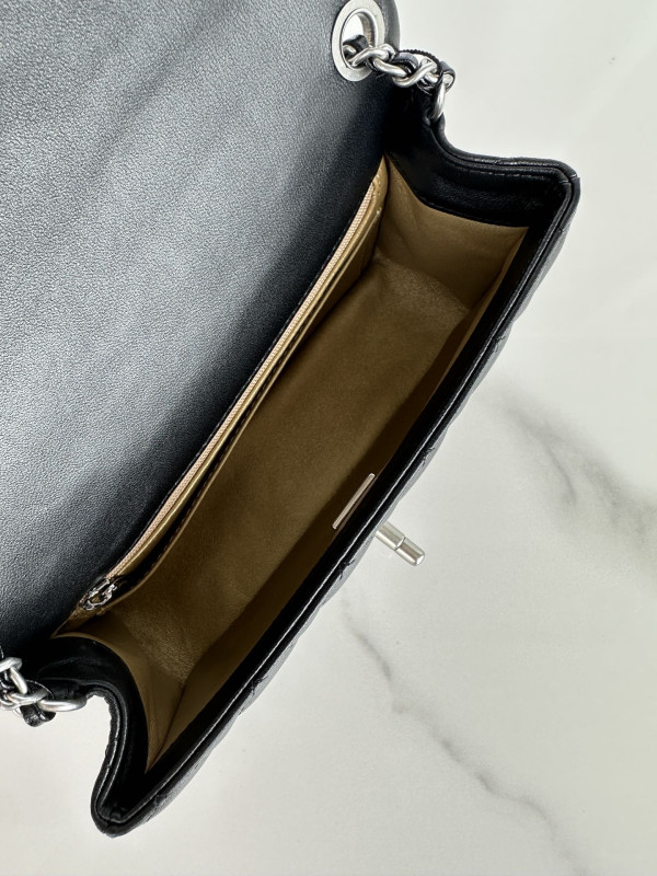 CL FLAP BAG