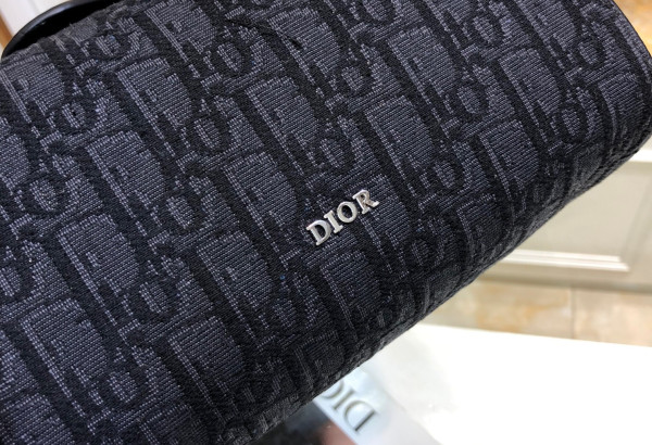 D*or lingot toiletry bag