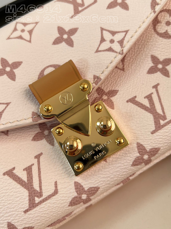 l**is V*t*n pochette metis east west