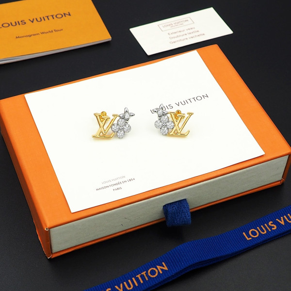 l**is V*t*n earrings