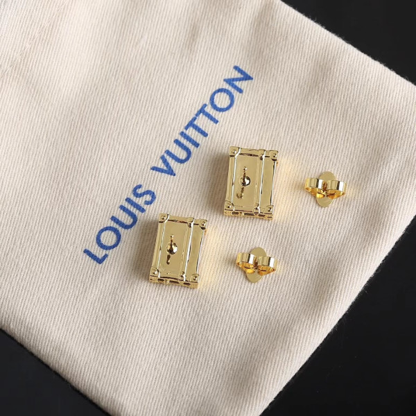 l**is V*t*n earrings