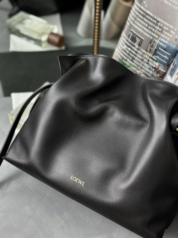LOEWE Flamenco clutch