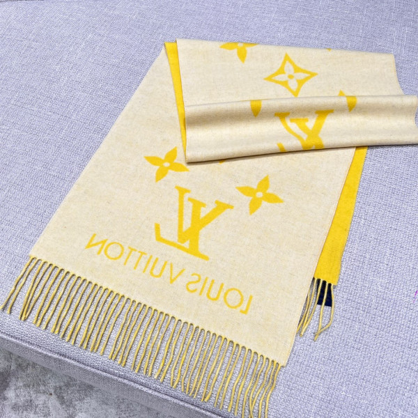 l**is V*t*n reykjavik scarf