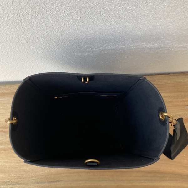 Ce**e sangle bucket