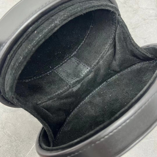 OVAL BAG CUIR TRIOMPHE CLUTCH