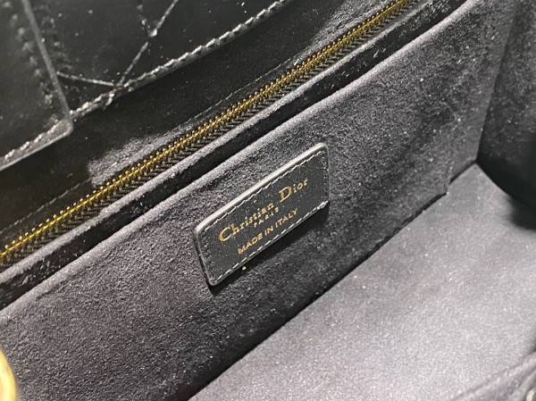 small D*or book tote