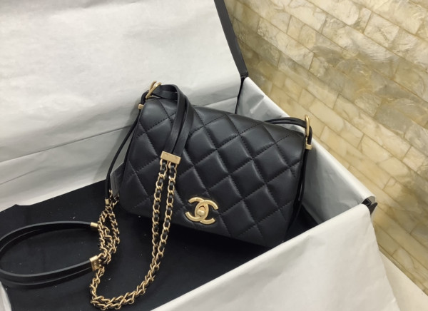 CL MINI FLAP BAG