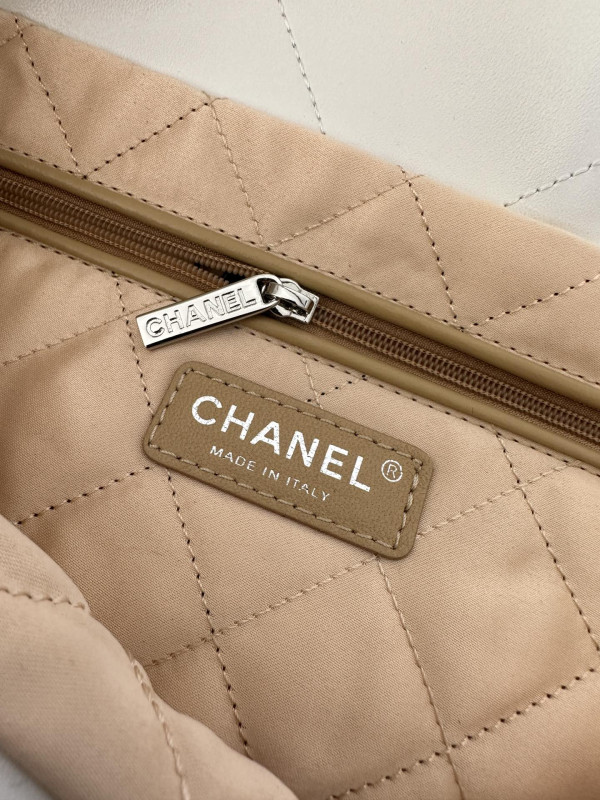 CL 22 SMALL HANDBAG
