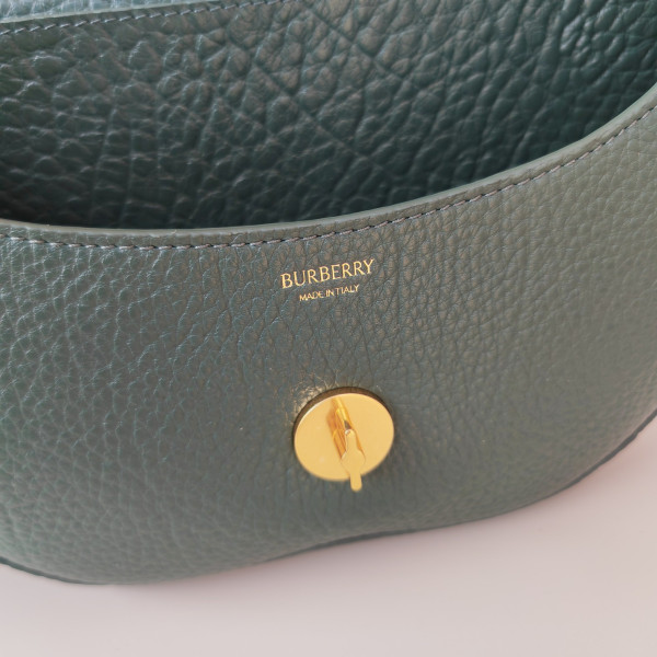 B**rry chess satchel