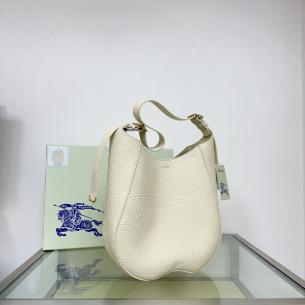B**rry medium chess shoulder bag