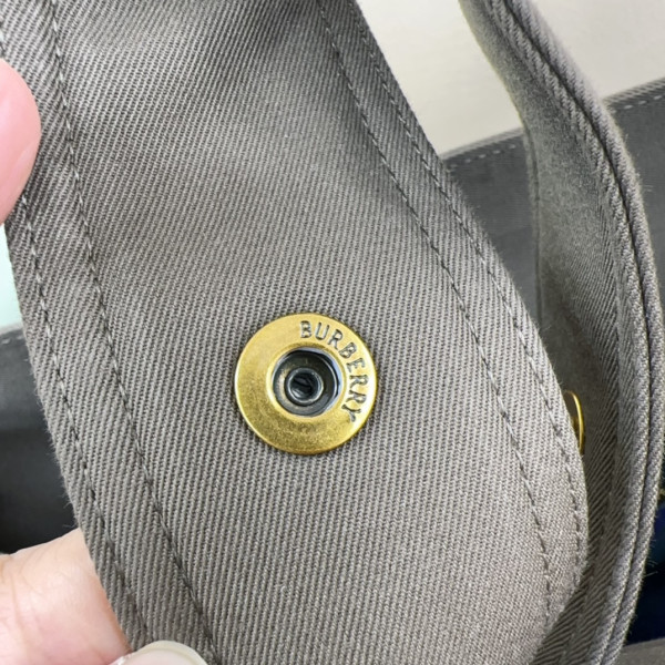 B**rry trench tote