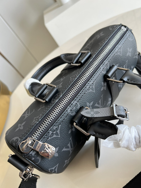 l**is V*t*n speedy p9 bandoulière 25