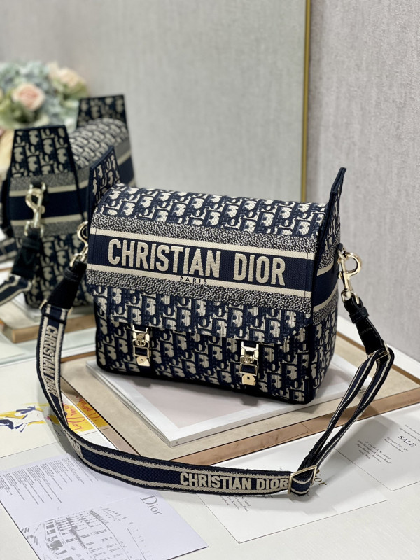 D*or oblique D*orcamp messenger bag
