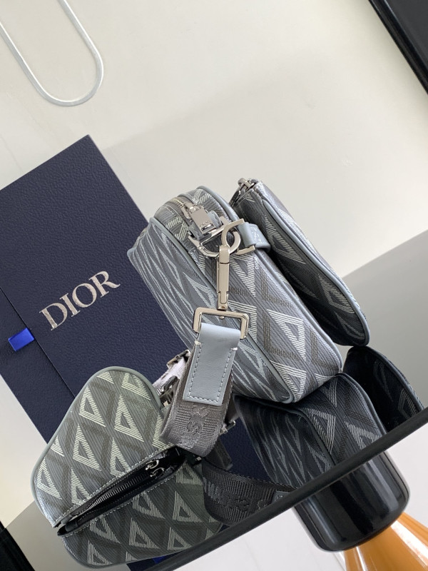D*or saddle triple pouch