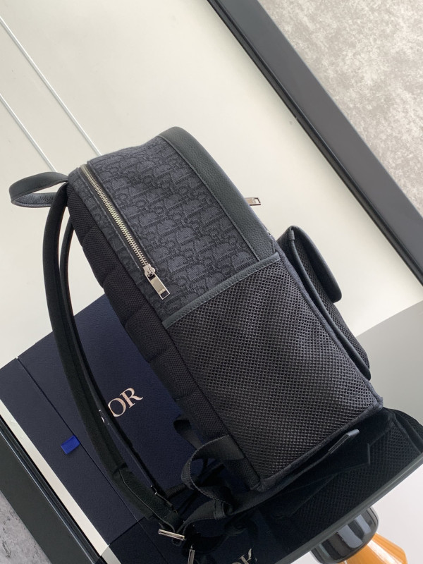 D*or 8 backpack