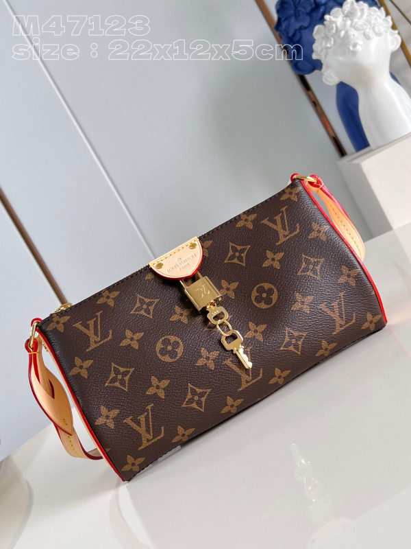 l**is V*t*n pochette tirette - 22 x 12 x5.5cm