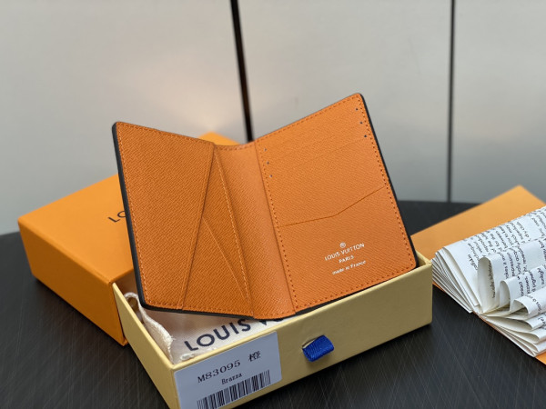 l**is V*t*n pocket organizer-7.5*11.1*1 cm