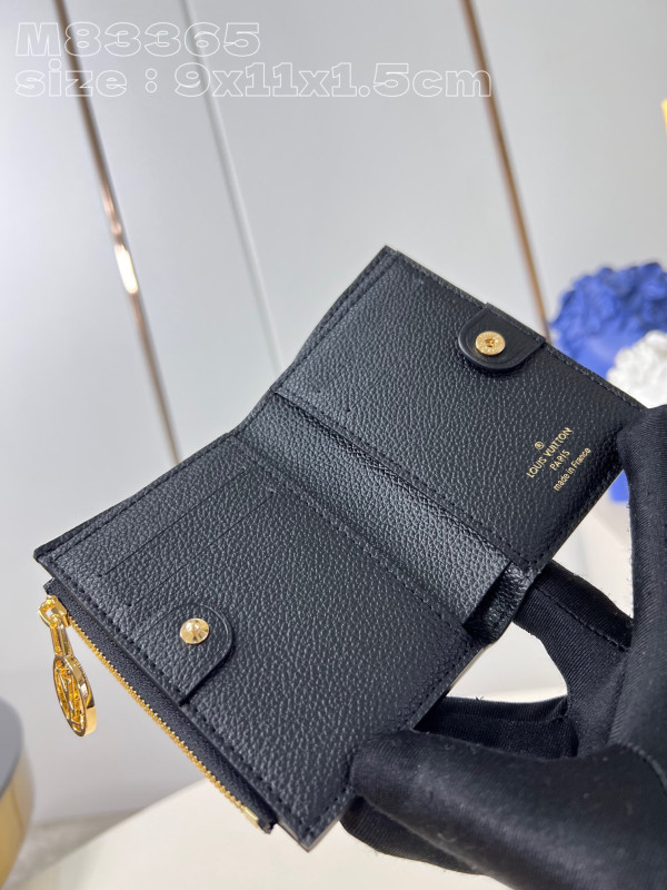 l**is V*t*n lisa wallet - 9*11.5*1.5cm