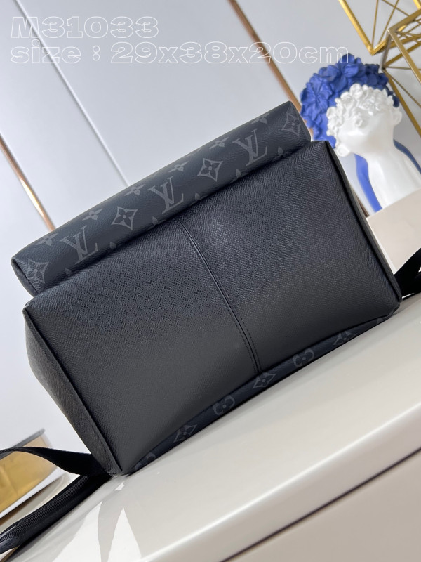 l**is V*t*n discovery backpack pm-29 x 38 x 20cm