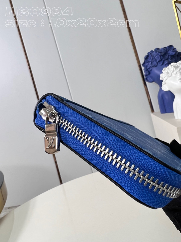 l**is V*t*n zippy wallet-10*20*2 cm