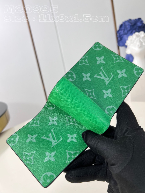 l**is V*t*n multiple wallet-11.5-9-1.5cm