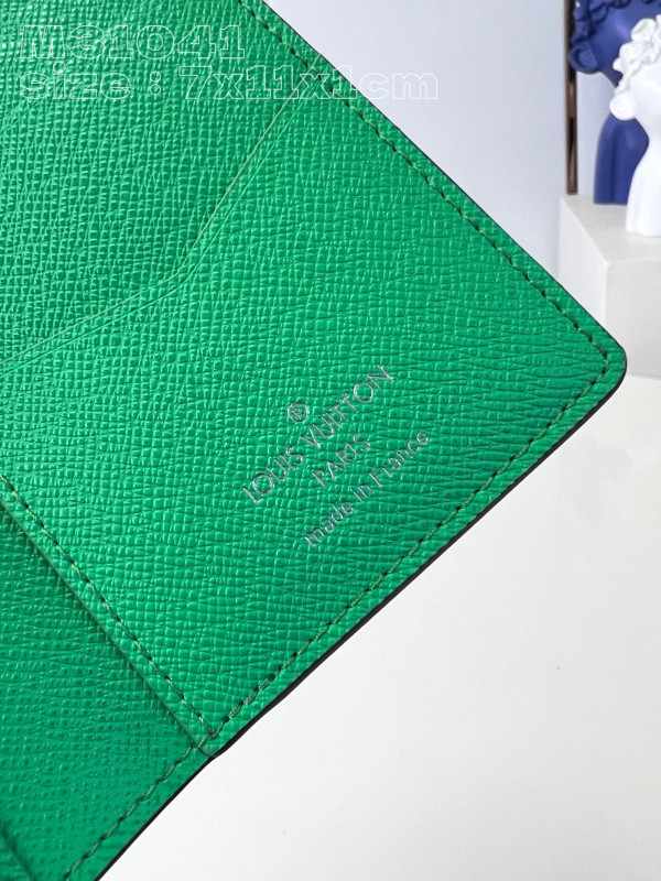 l**is V*t*n pocket organizer-7.5*11.1*1 cm