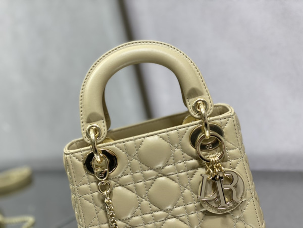 lady D*or - 17cm
