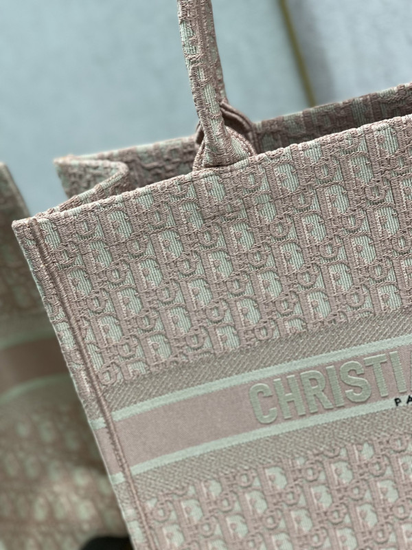 D*or book tote-41*32cm