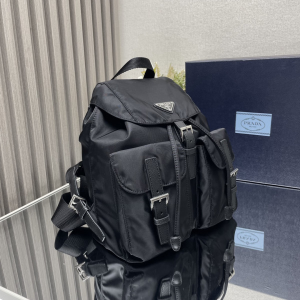 Pra*a re-nylon backpack-23.5*28*12cm